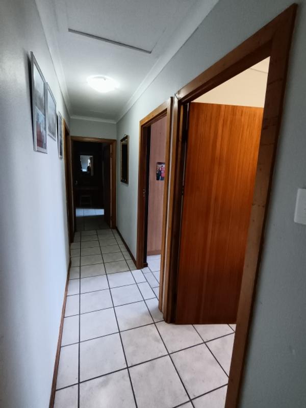 3 Bedroom Property for Sale in Dana Bay Western Cape